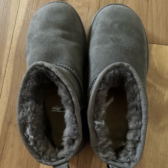 Ugg Ultra Mini Classic Boot - Picture 10 of 11